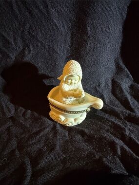 Dept 56 snow baby rock a bye baby